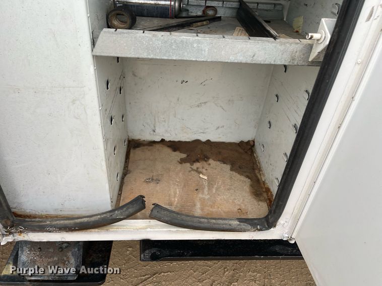 image for item EI0605 2011 International DuraStar 4300 bucket truck