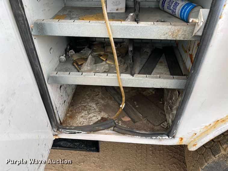 image for item EI0605 2011 International DuraStar 4300 bucket truck