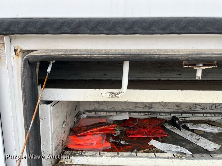 image for item EI0605 2011 International DuraStar 4300 bucket truck