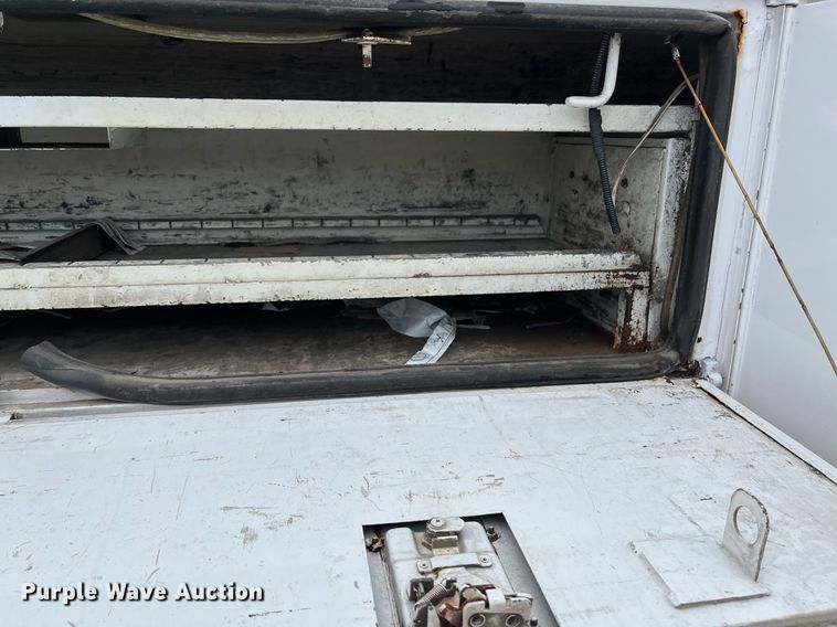 image for item EI0605 2011 International DuraStar 4300 bucket truck