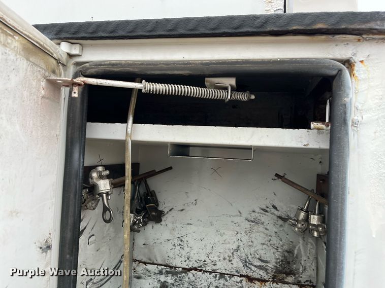 image for item EI0605 2011 International DuraStar 4300 bucket truck