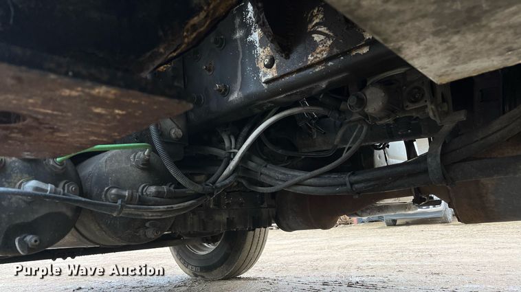 image for item EI0605 2011 International DuraStar 4300 bucket truck