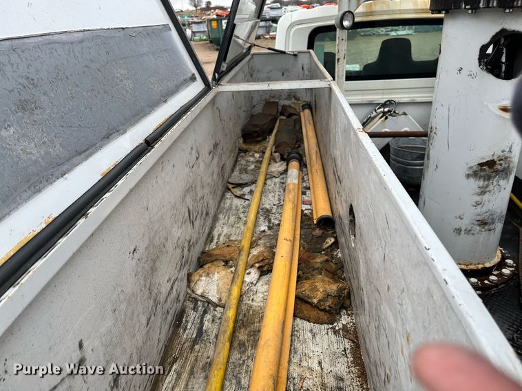 image for item EI0605 2011 International DuraStar 4300 bucket truck