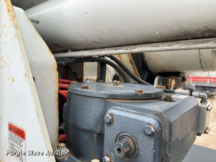 image for item EI0605 2011 International DuraStar 4300 bucket truck