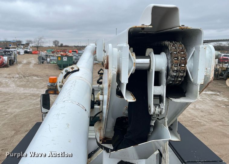 image for item EI0605 2011 International DuraStar 4300 bucket truck