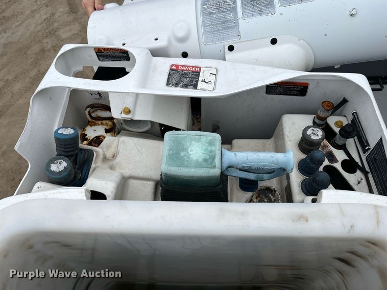 image for item EI0605 2011 International DuraStar 4300 bucket truck