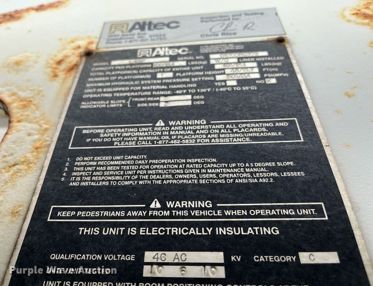 image for item EI0605 2011 International DuraStar 4300 bucket truck