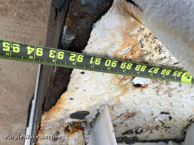 image for item EI0605 2011 International DuraStar 4300 bucket truck