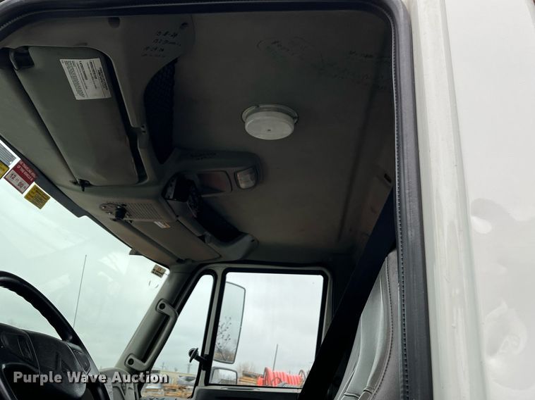 image for item EI0605 2011 International DuraStar 4300 bucket truck