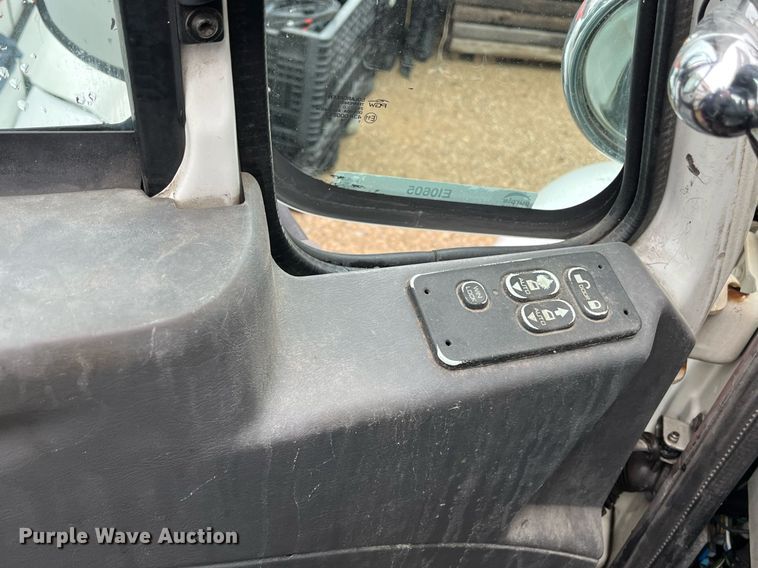 image for item EI0605 2011 International DuraStar 4300 bucket truck