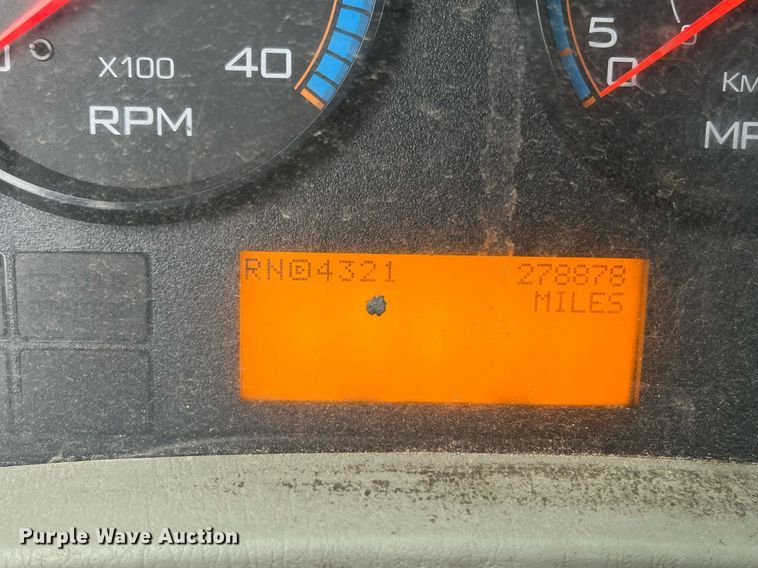 image for item EI0605 2011 International DuraStar 4300 bucket truck