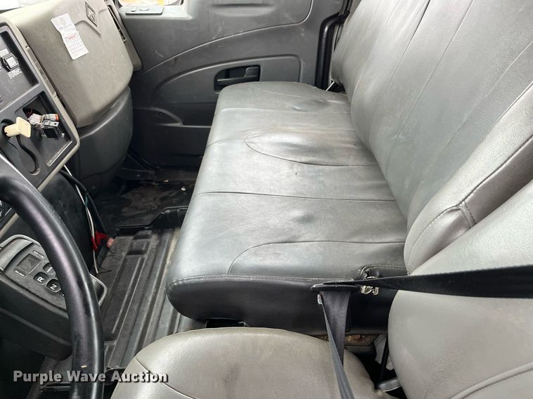 image for item EI0605 2011 International DuraStar 4300 bucket truck