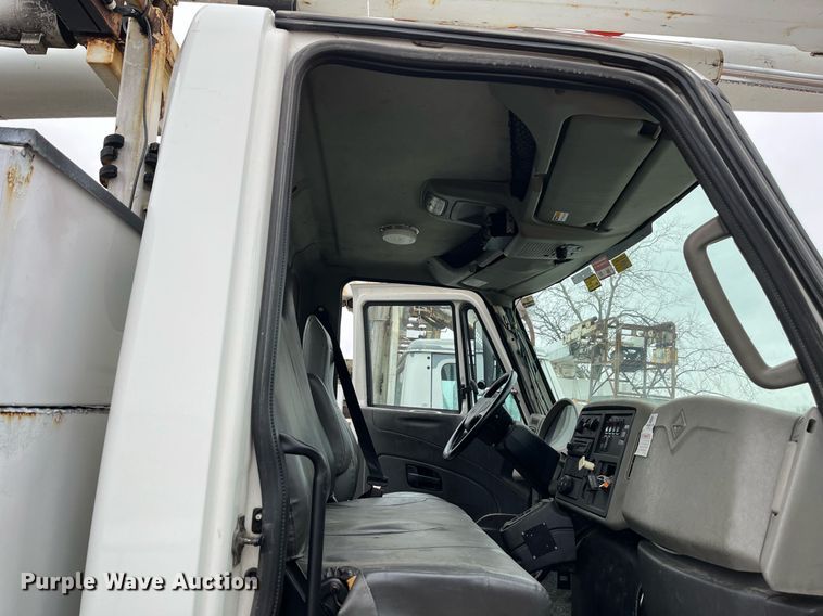 image for item EI0605 2011 International DuraStar 4300 bucket truck