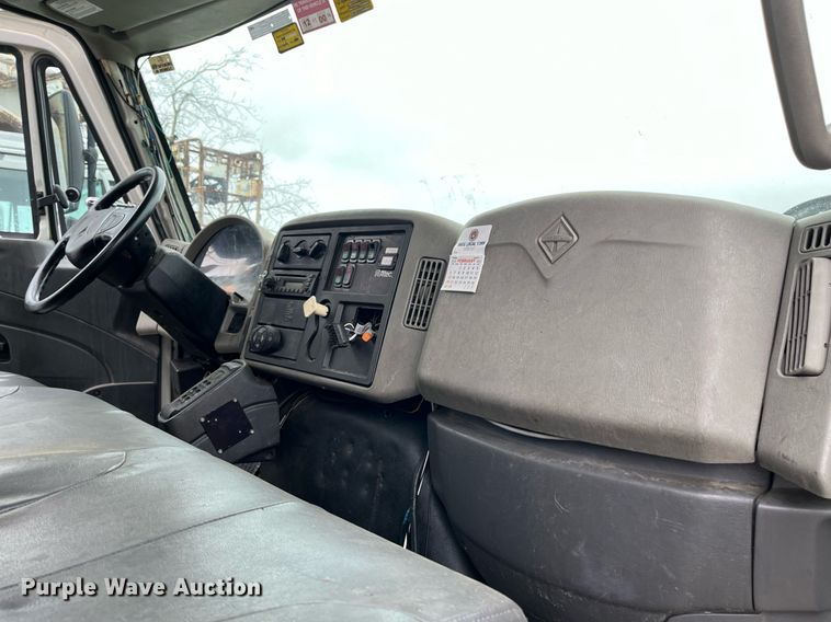 image for item EI0605 2011 International DuraStar 4300 bucket truck