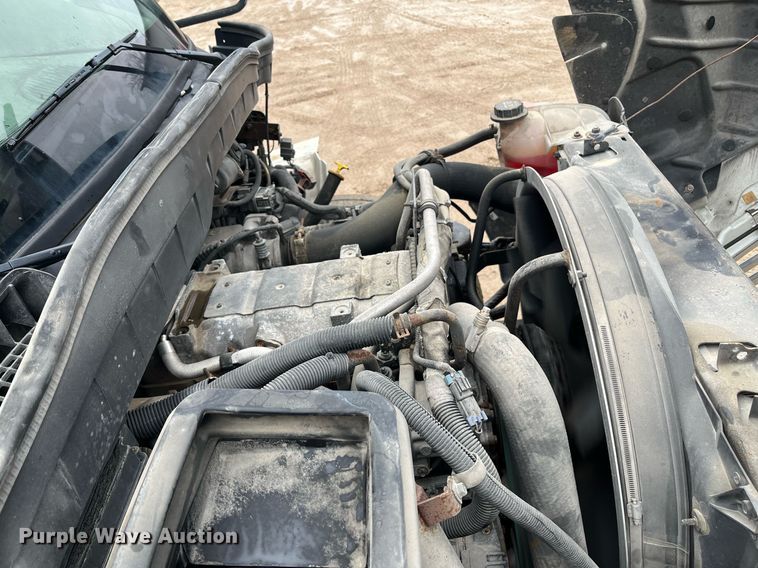 image for item EI0605 2011 International DuraStar 4300 bucket truck