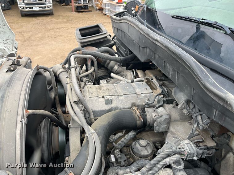 image for item EI0605 2011 International DuraStar 4300 bucket truck