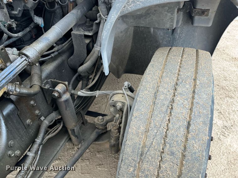 image for item EI0605 2011 International DuraStar 4300 bucket truck