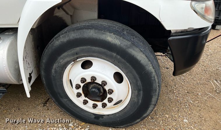 image for item EI0605 2011 International DuraStar 4300 bucket truck