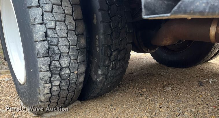 image for item EI0605 2011 International DuraStar 4300 bucket truck