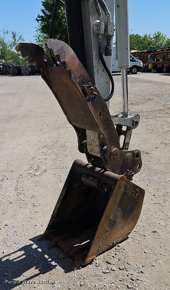 image for item EI3803 2016 Takeuchi TB280FR mini excavator