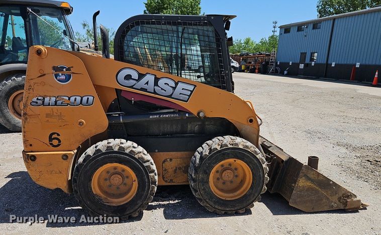 image for item EI3807 2012 Case SR200 skid steer loader