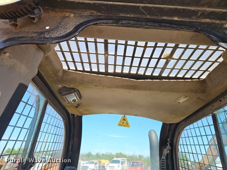 image for item EI3807 2012 Case SR200 skid steer loader