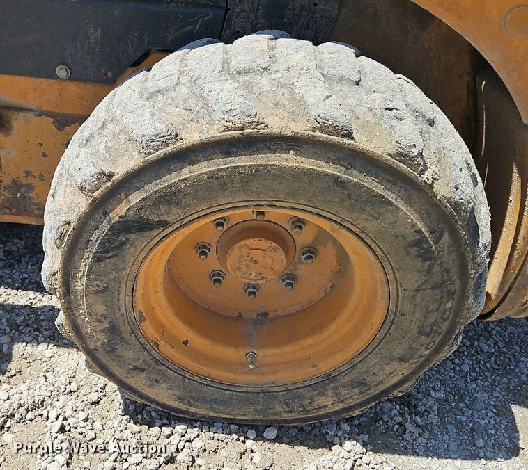 image for item EI3807 2012 Case SR200 skid steer loader