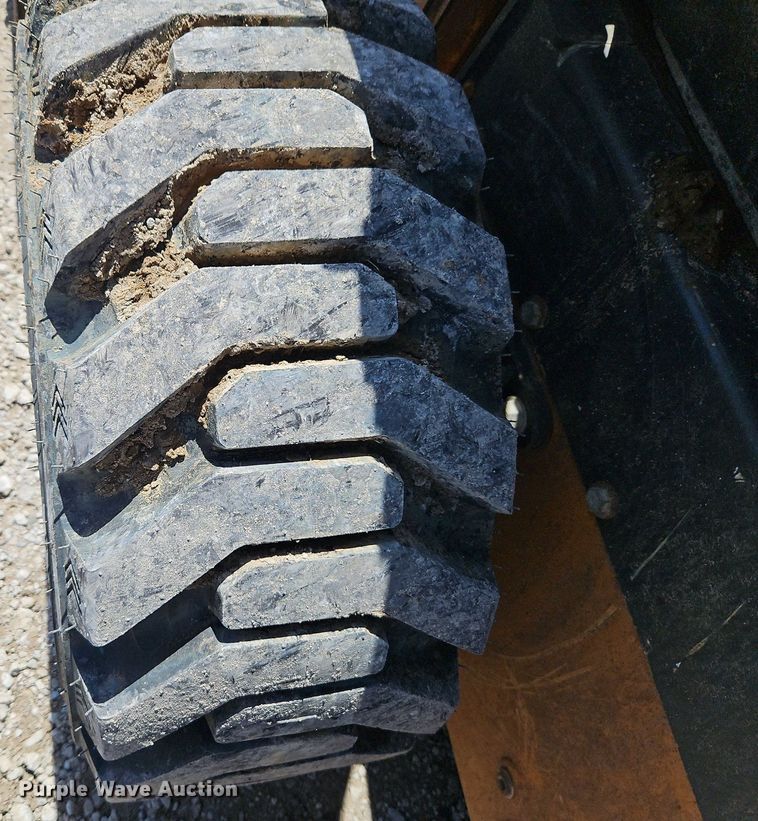 image for item EI3807 2012 Case SR200 skid steer loader