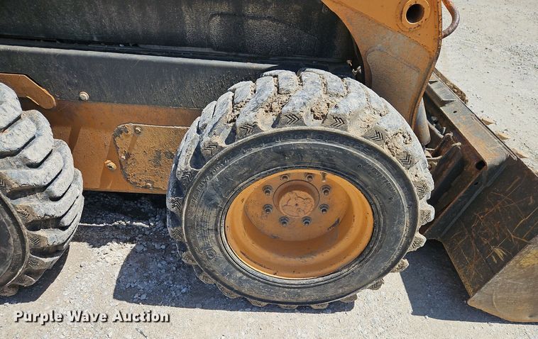 image for item EI3807 2012 Case SR200 skid steer loader