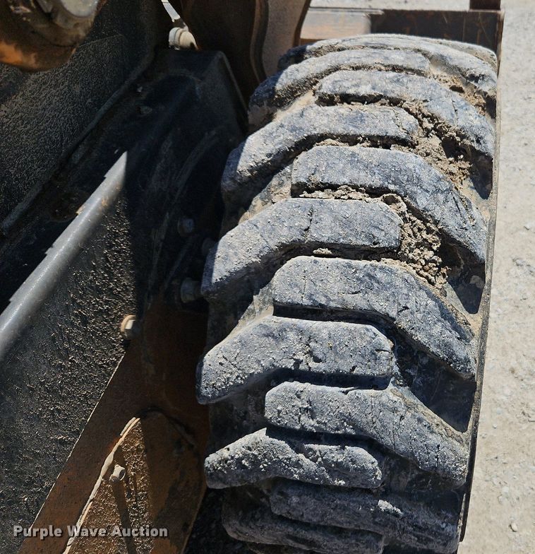 image for item EI3807 2012 Case SR200 skid steer loader