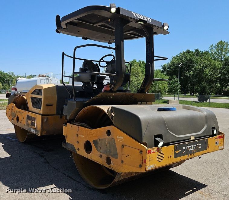 image for item EI3808 2015 Volvo DD120B double drum vibratory roller