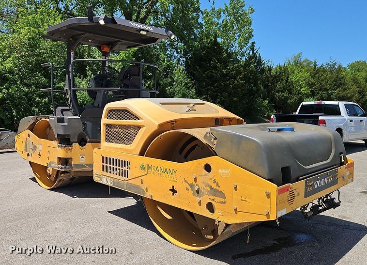 image for item EI3808 2015 Volvo DD120B double drum vibratory roller