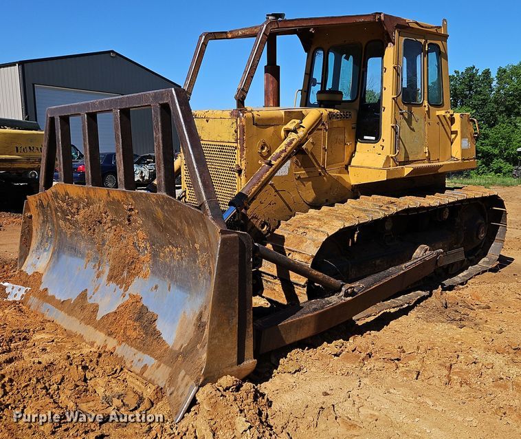 image for item EI3832 1999 Dresser  TD15E dozer