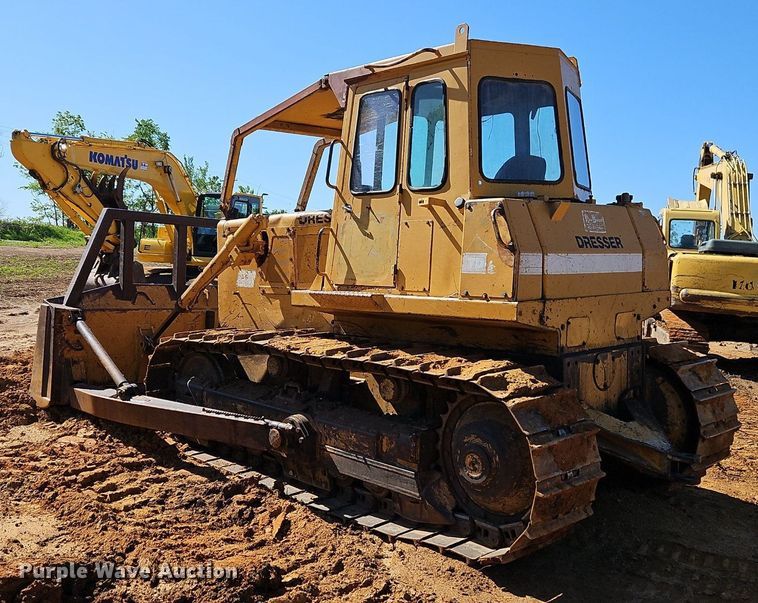 image for item EI3832 1999 Dresser  TD15E dozer