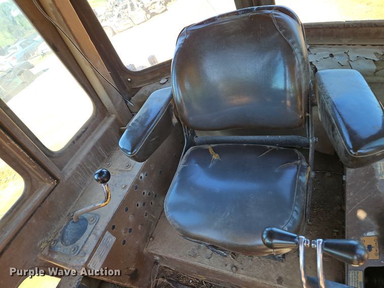 image for item EI3832 1999 Dresser  TD15E dozer