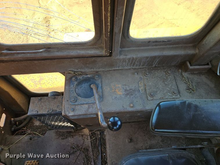 image for item EI3832 1999 Dresser  TD15E dozer