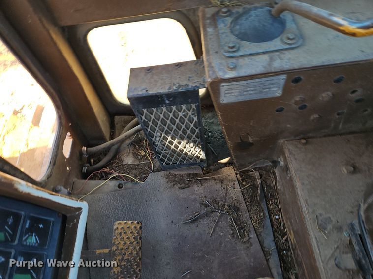 image for item EI3832 1999 Dresser  TD15E dozer