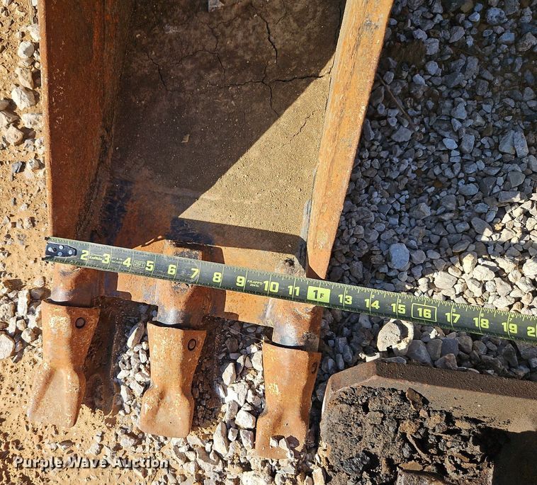 image for item EI3833 2012 Caterpillar 420E backhoe