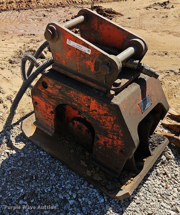 image for item EI3834 NPK C-4B plate compactor