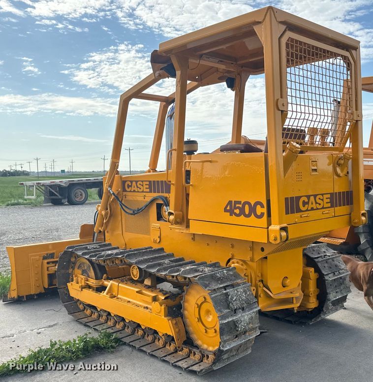 image for item EJ2700 1989 Case 450C dozer