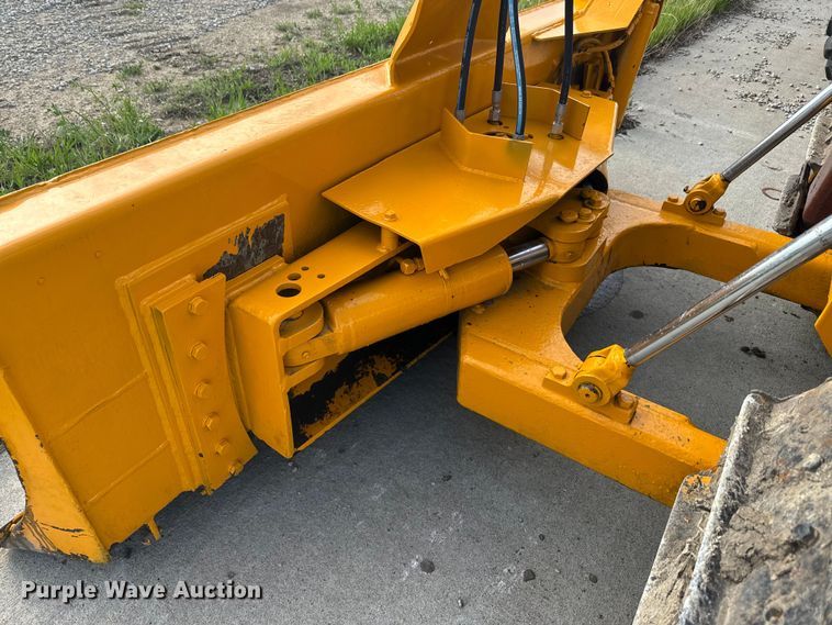 image for item EJ2700 1989 Case 450C dozer