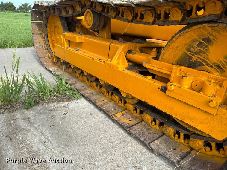 image for item EJ2700 1989 Case 450C dozer