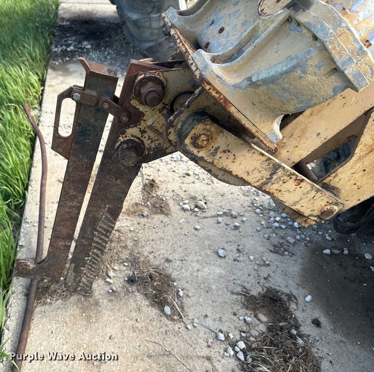 image for item EJ2702 1989 Burkeen B-30 trencher