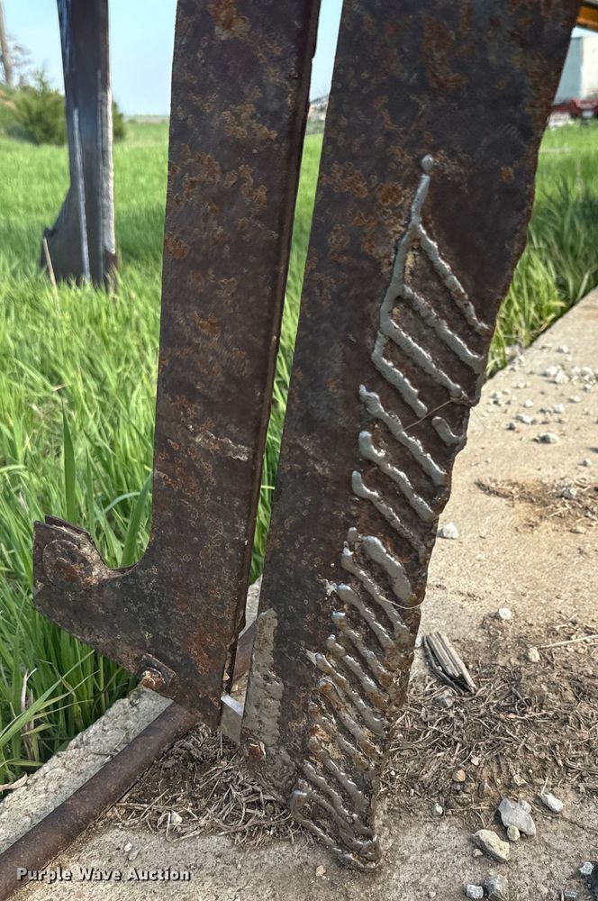 image for item EJ2702 1989 Burkeen B-30 trencher