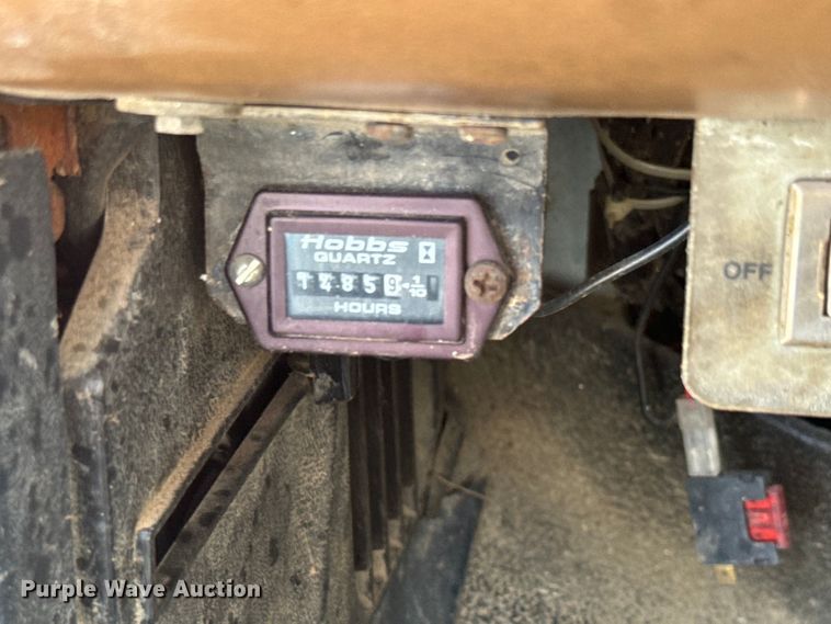 image for item EJ2710 1990 Ford F800 bucket truck