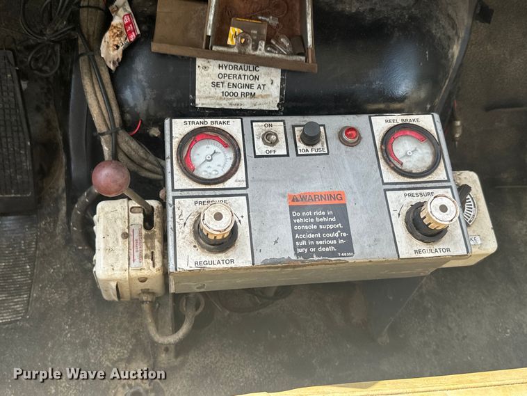 image for item EJ2710 1990 Ford F800 bucket truck