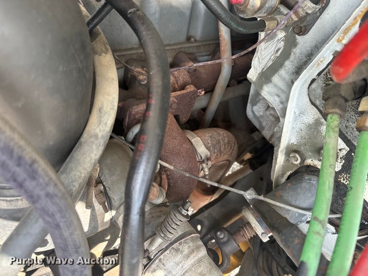 image for item EJ2710 1990 Ford F800 bucket truck