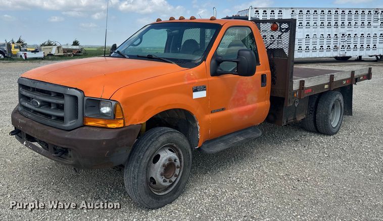 image for item EJ2712 2001 Ford F550 Super Duty XL flatbed truck