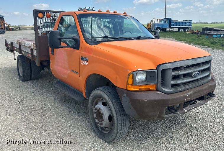image for item EJ2712 2001 Ford F550 Super Duty XL flatbed truck