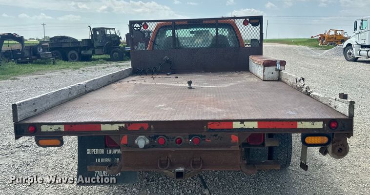 image for item EJ2712 2001 Ford F550 Super Duty XL flatbed truck